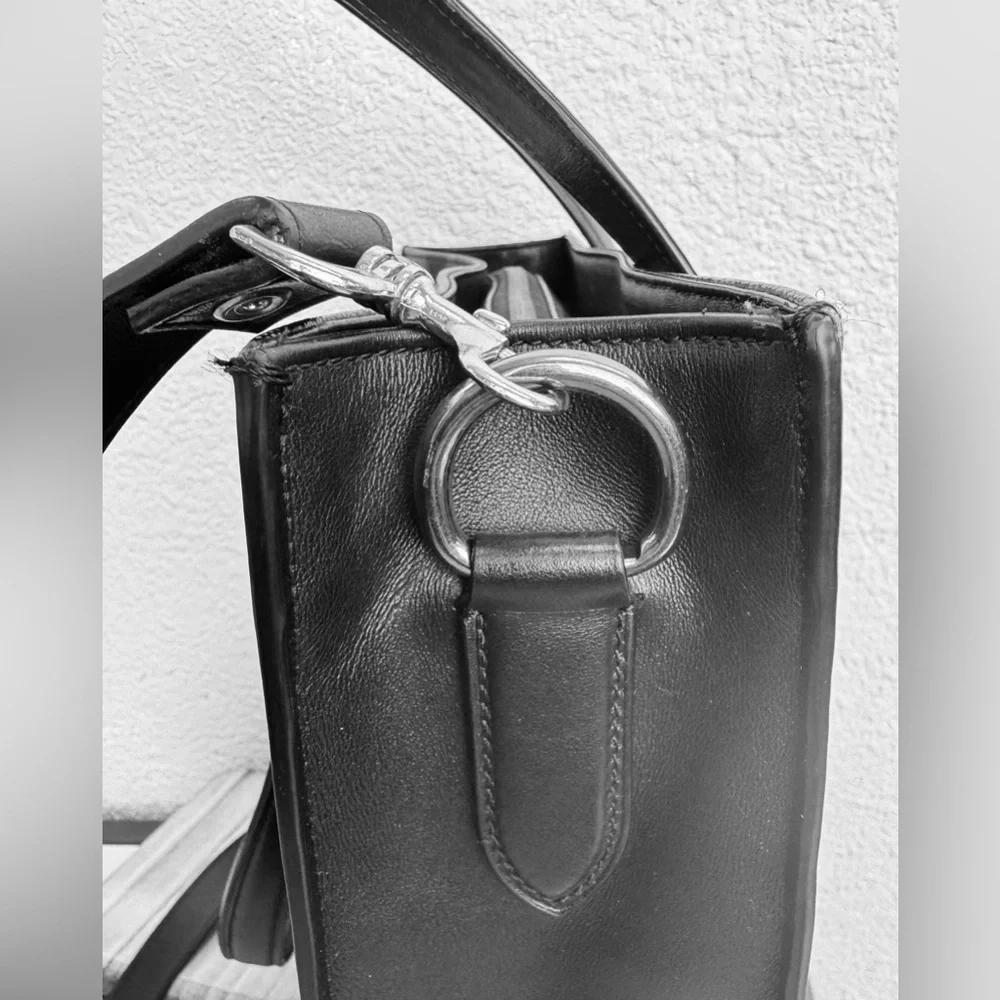 Coach Graham Structured Tote - Picture 13 of 15